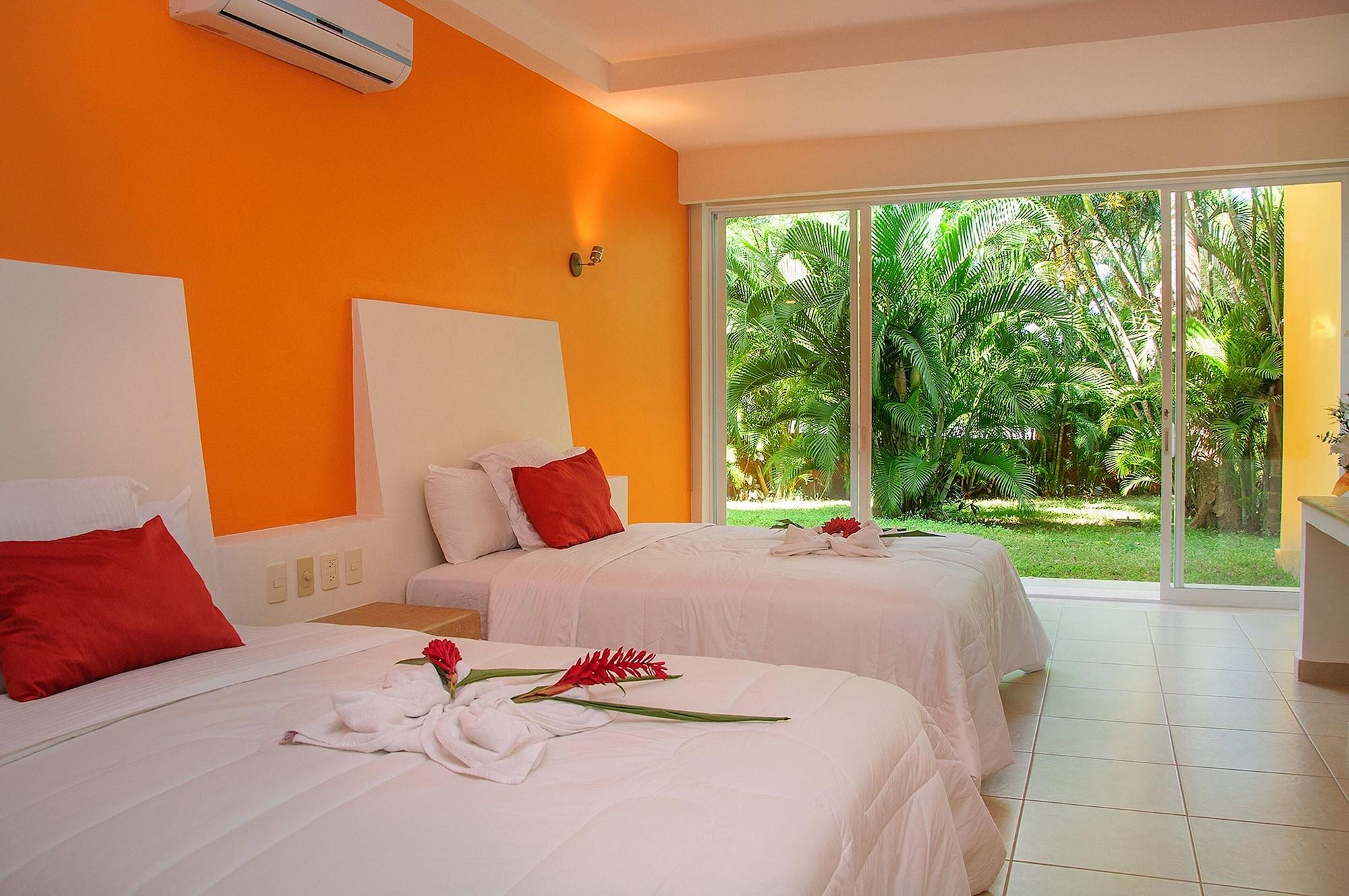 Hotel Ixzi Plus Ixtapa  Extérieur photo