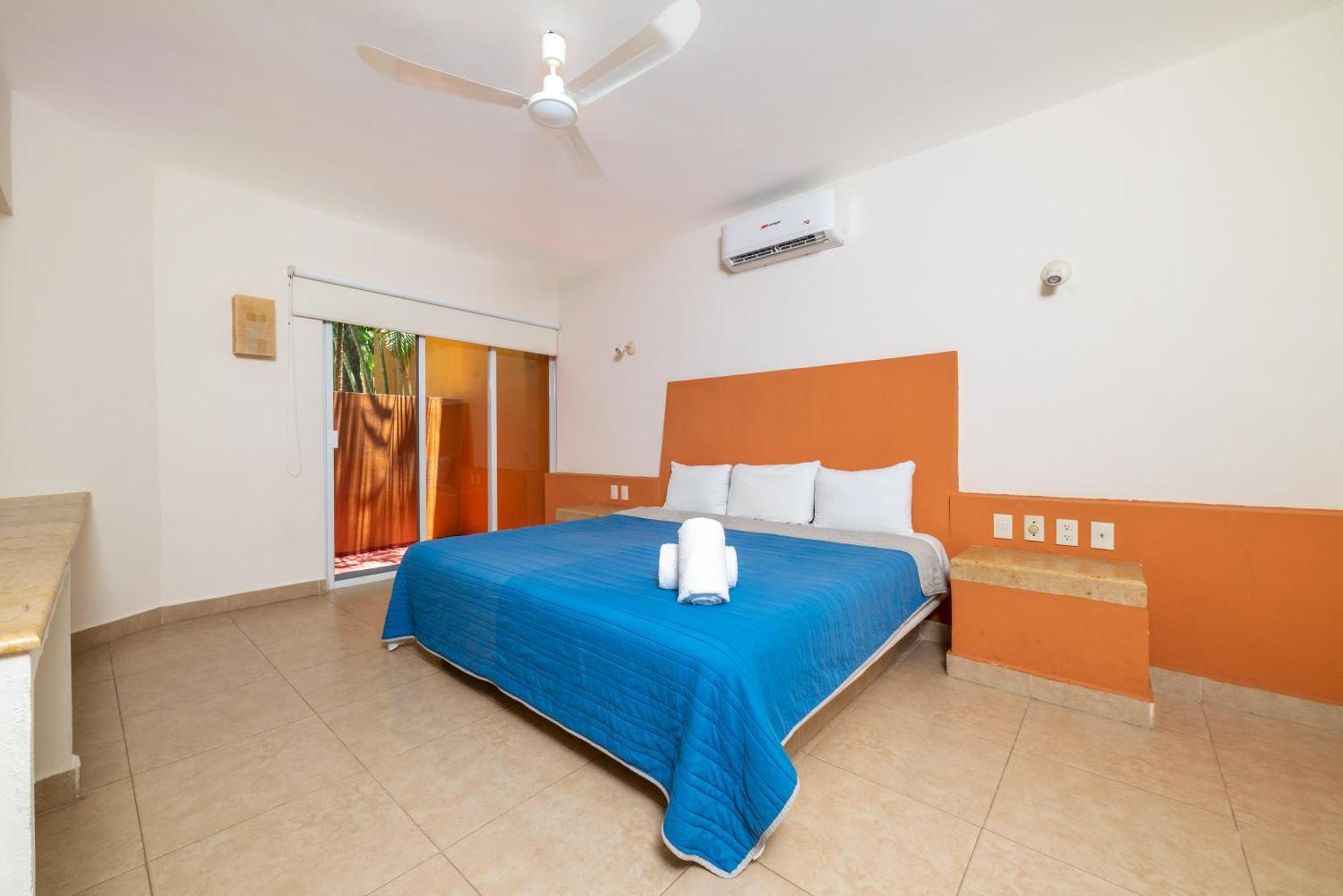 Hotel Ixzi Plus Ixtapa  Extérieur photo