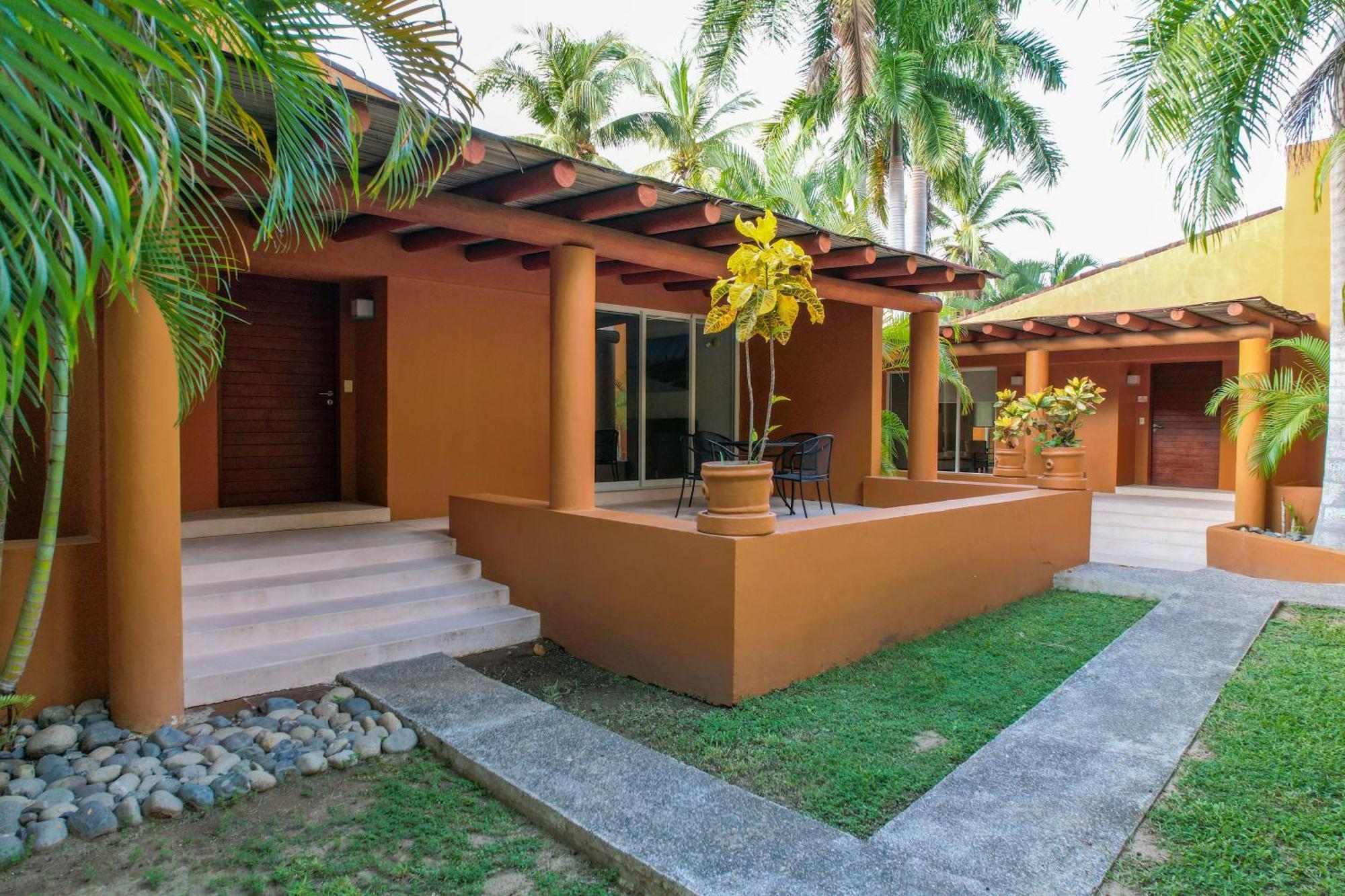 Hotel Ixzi Plus Ixtapa  Extérieur photo