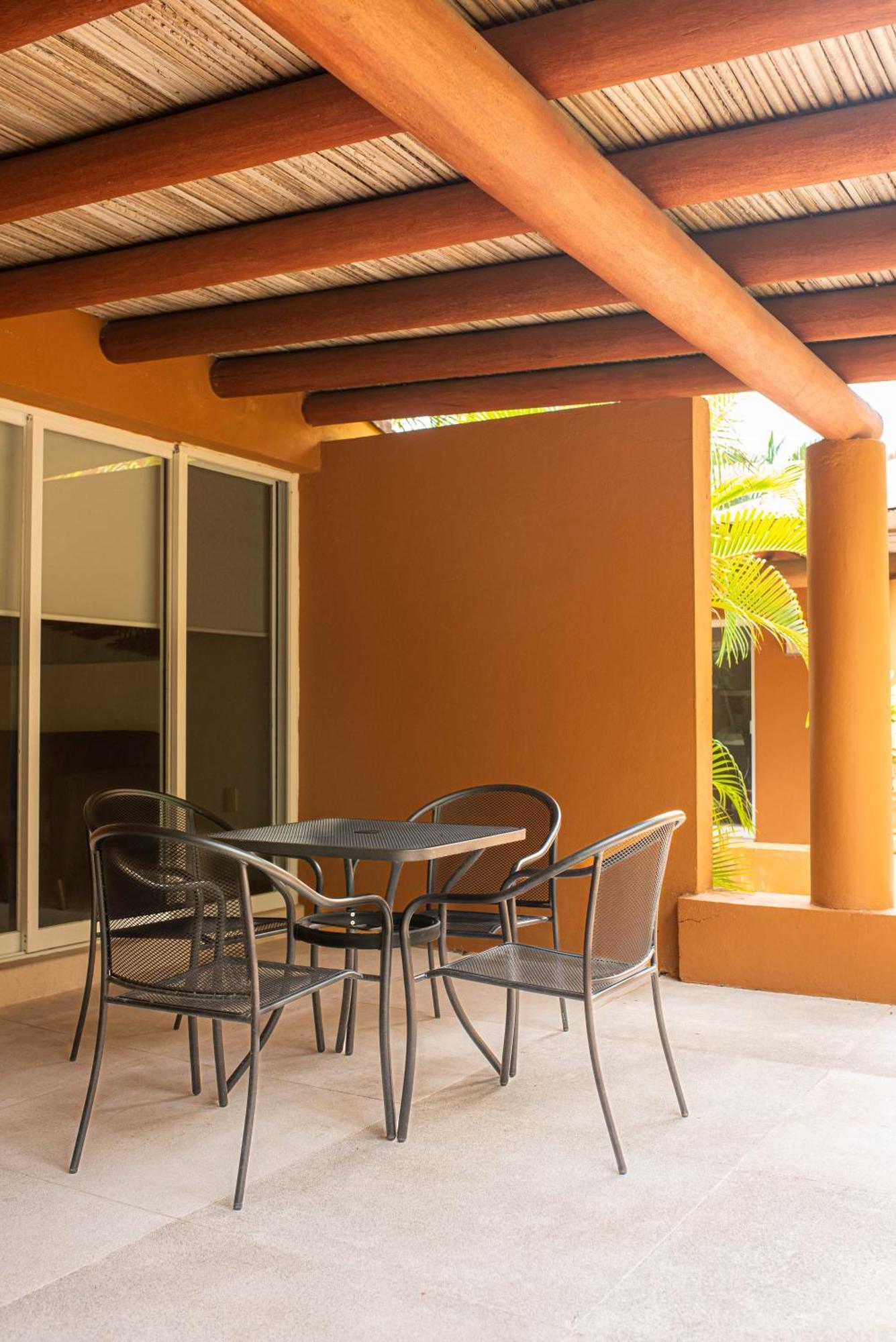 Hotel Ixzi Plus Ixtapa  Extérieur photo
