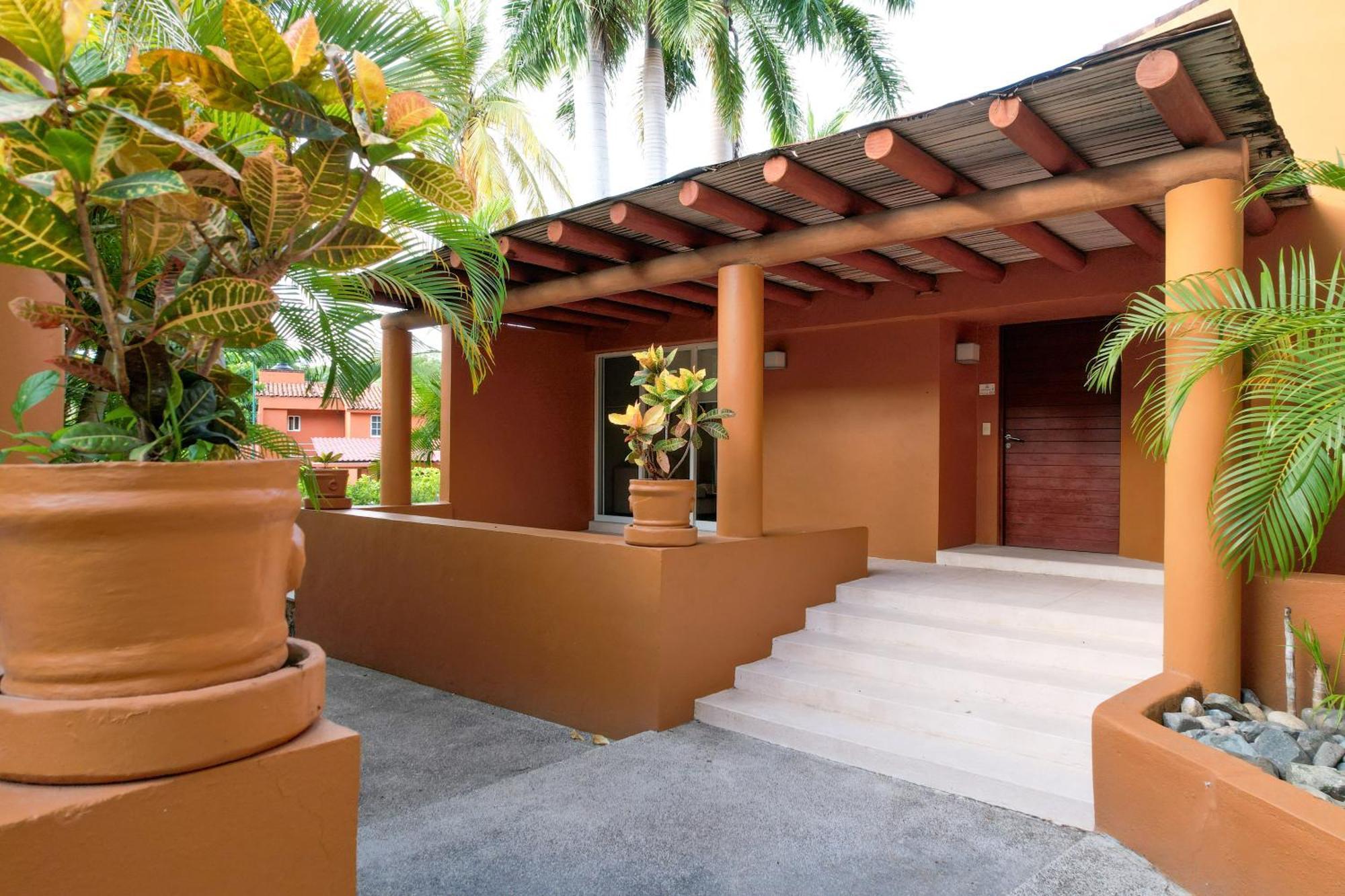 Hotel Ixzi Plus Ixtapa  Extérieur photo