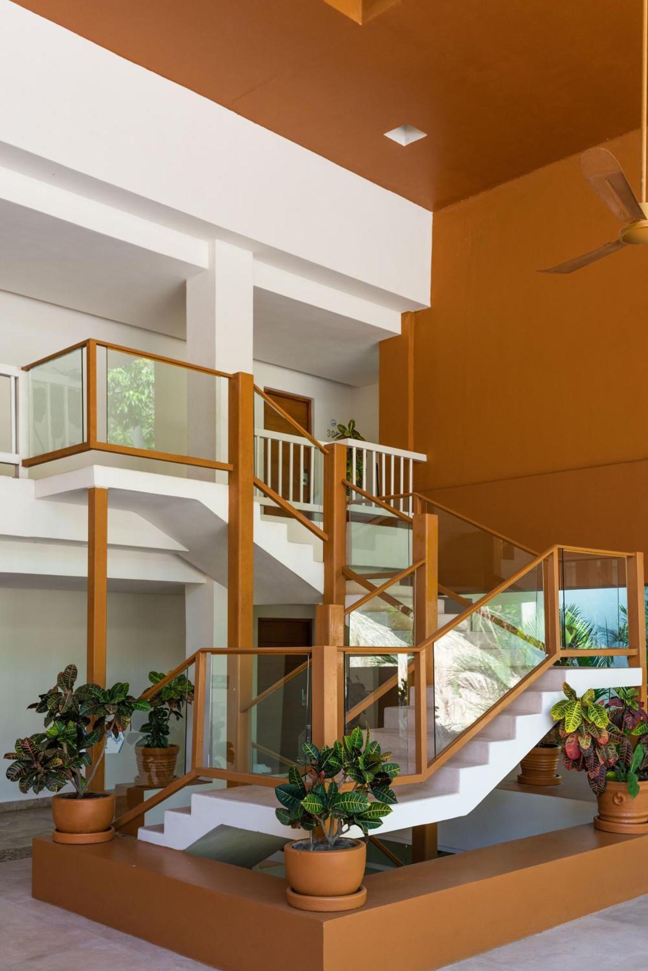 Hotel Ixzi Plus Ixtapa  Extérieur photo