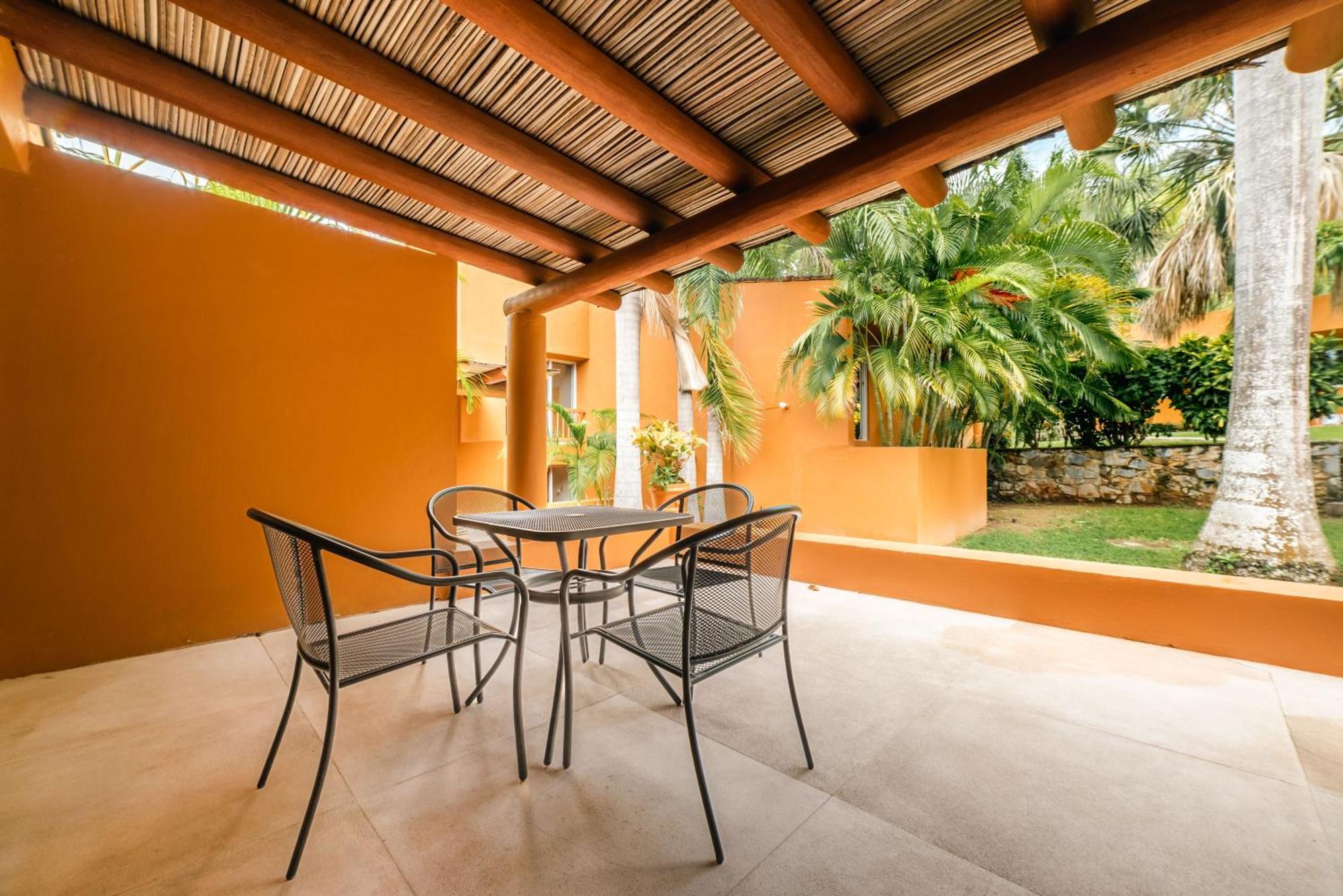 Hotel Ixzi Plus Ixtapa  Extérieur photo