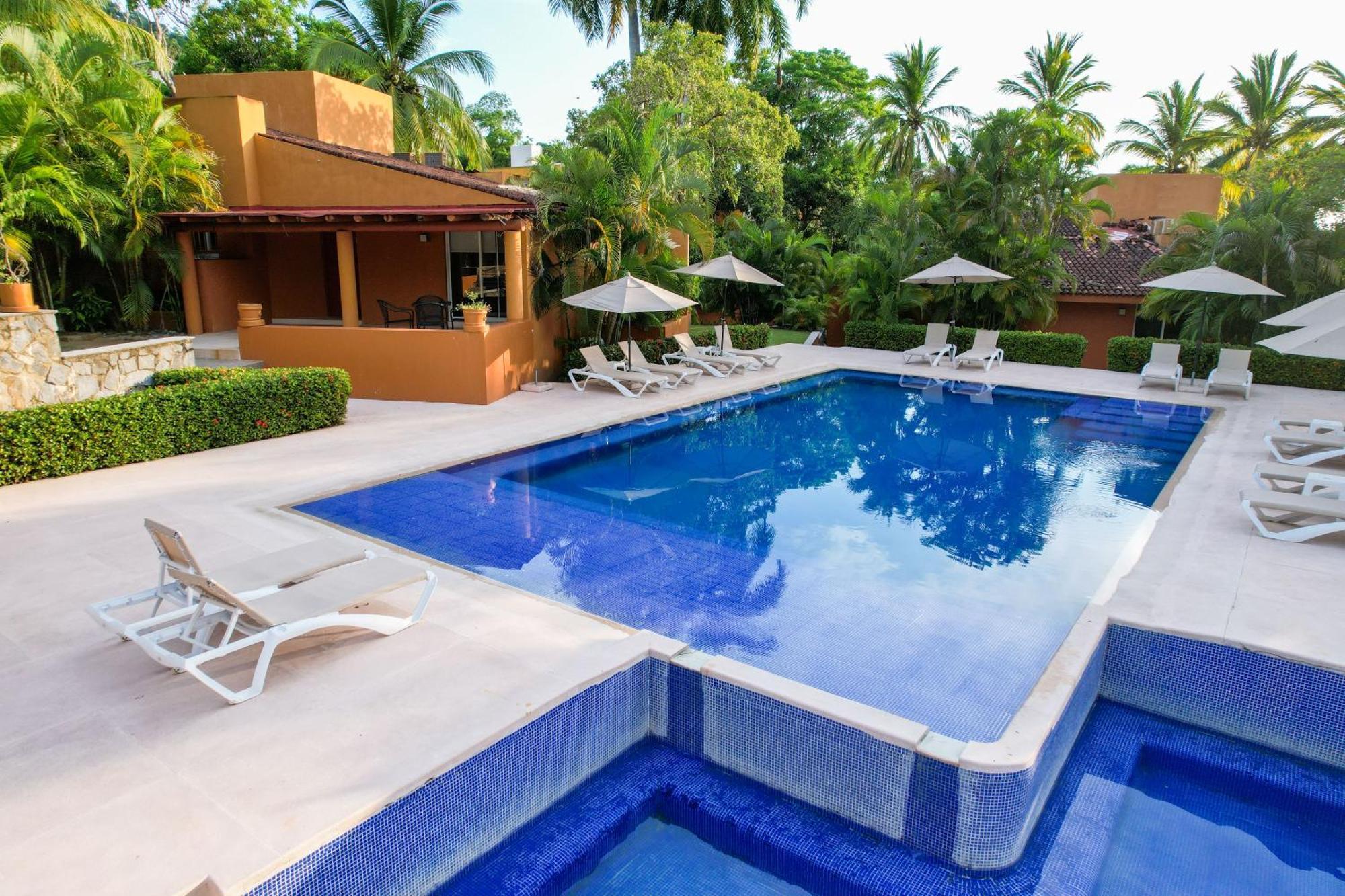 Hotel Ixzi Plus Ixtapa  Extérieur photo
