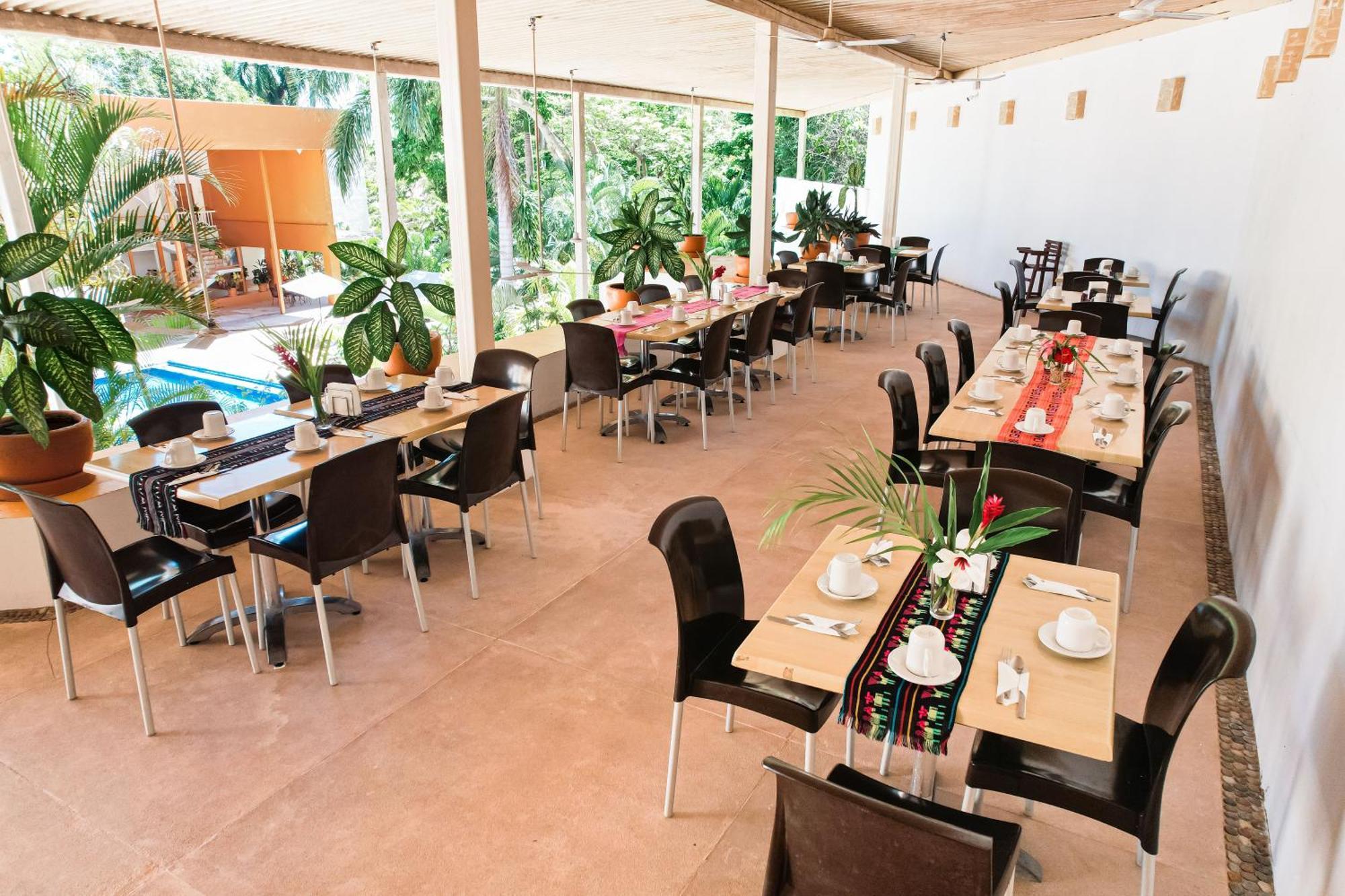 Hotel Ixzi Plus Ixtapa  Extérieur photo
